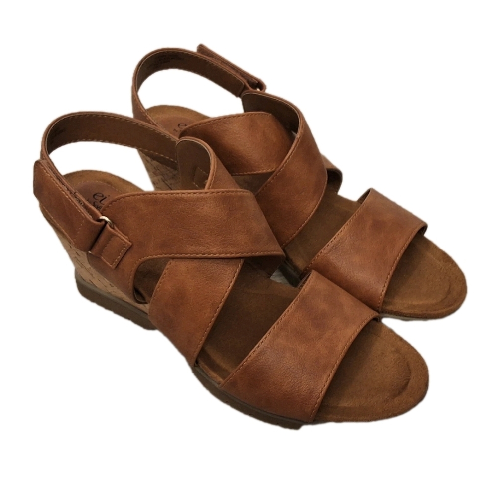 Euro by Sofft Sandra Wedge Sandals Camel Boho Chic Business Casual Classic 9.5 M